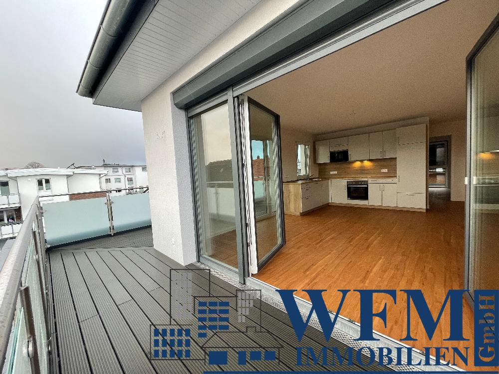 Von der Dachterrasse in den Wohnbereich