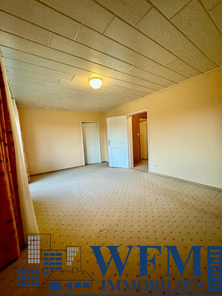 Elternschlafzimmer mit Ankleide im DG