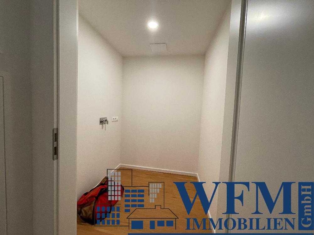 Abstellraum mit Waschmaschinenanschluss, ein weiterer Abstellraum gehört ebenfalls zur Wohnung