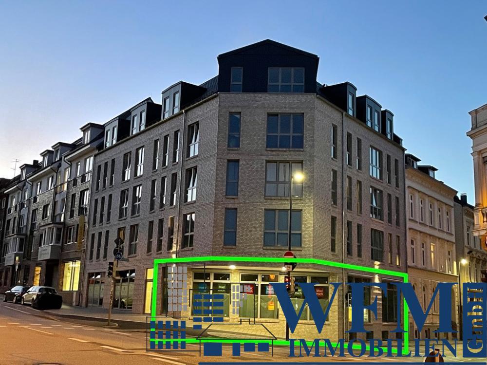 Schaufensterfront ca. 15m